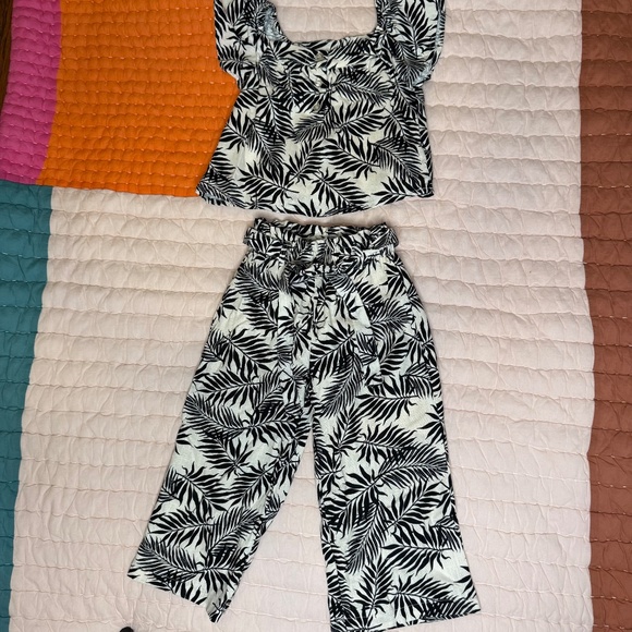NWOT Girls 3t Outfit Bundle - Picture 2 of 7